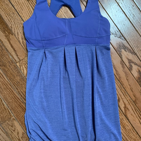 Lululemon tank size 6 - Picture 5 of 9